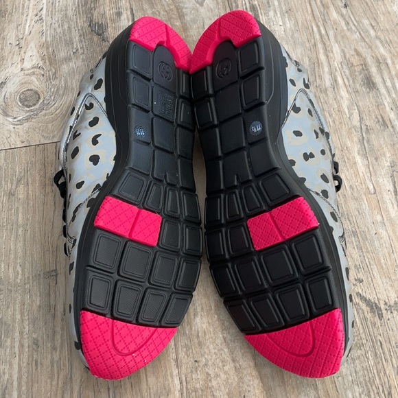 Gucci. Men’s animal print shoe. NWOT. - Picture 3 of 3